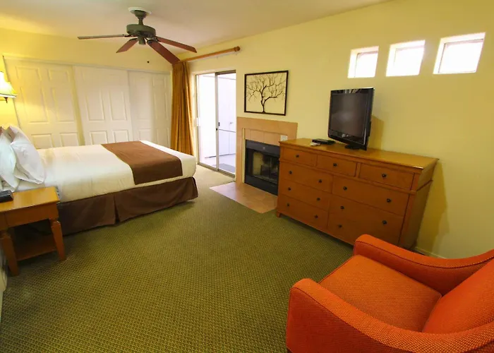 Of - 2 Bedroom With Fireplace Apartment