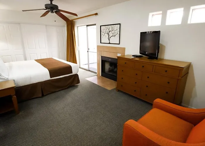 Apartment Of - 2 Bedroom With Fireplace